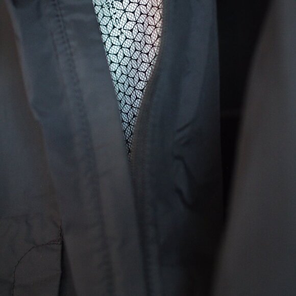 Columbia | Like NEW Men's EvaPOURation Rain Jacket - Picture 9 of 10